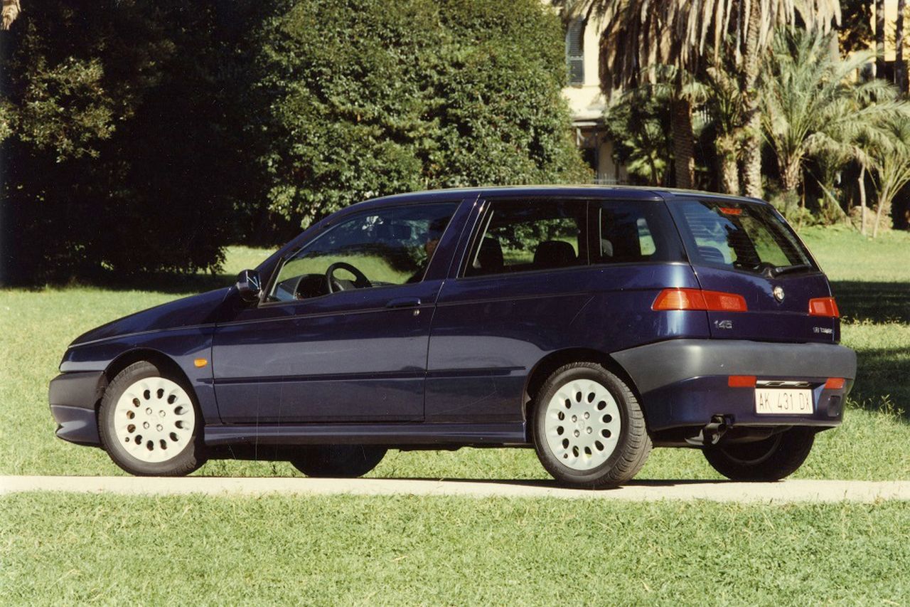 Alfa Romeo 145/146 Typ 930 145 - zdjęcie poglądowe