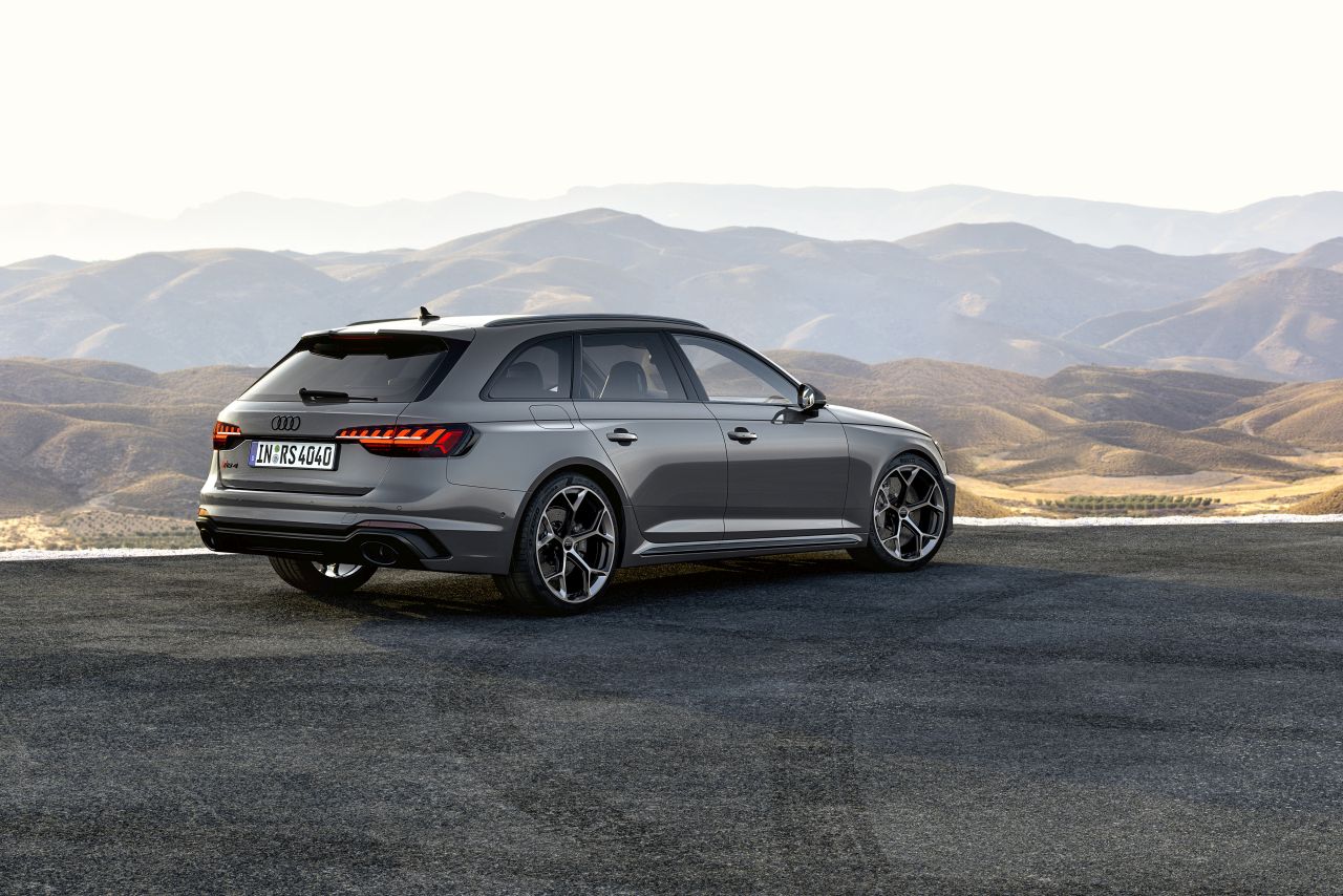 Audi A4 B9 RS4 Avant - zdjęcie poglądowe