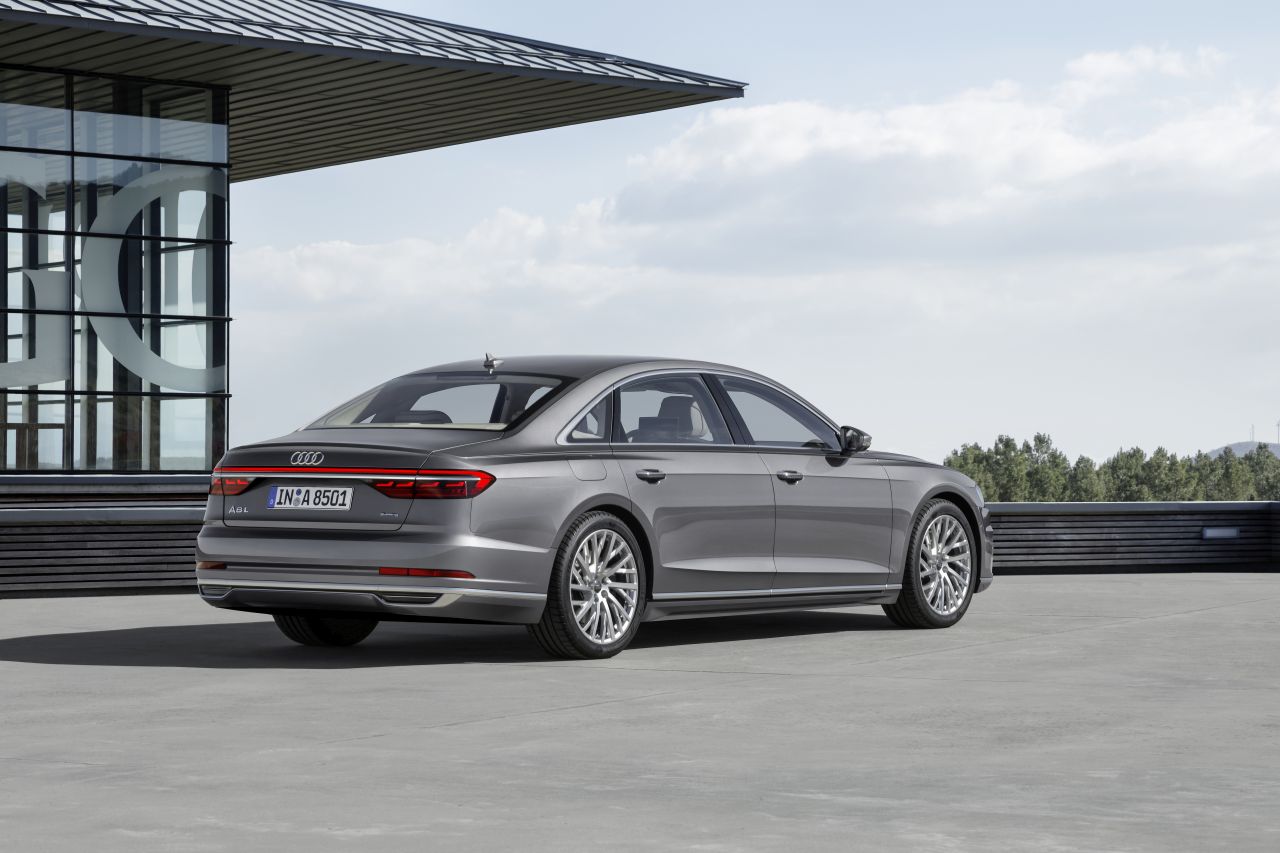 Audi A8 IV L - Limousine - zdjęcie poglądowe