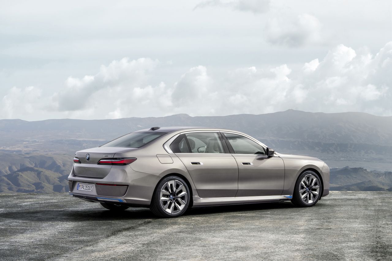 BMW i7 G70 Limusine - zdjęcie poglądowe