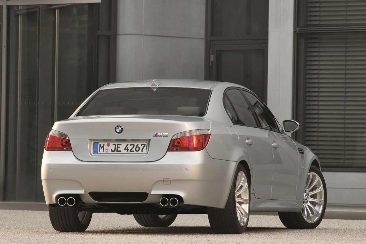 BMW Seria 5 E60/E61 M5 Limusine (E60) - zdjęcie poglądowe