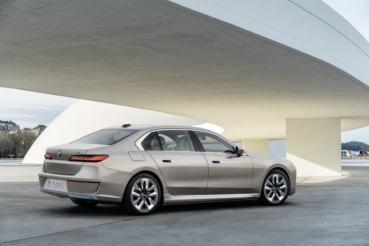 BMW Seria 7 G90 Limusine - zdjęcie poglądowe