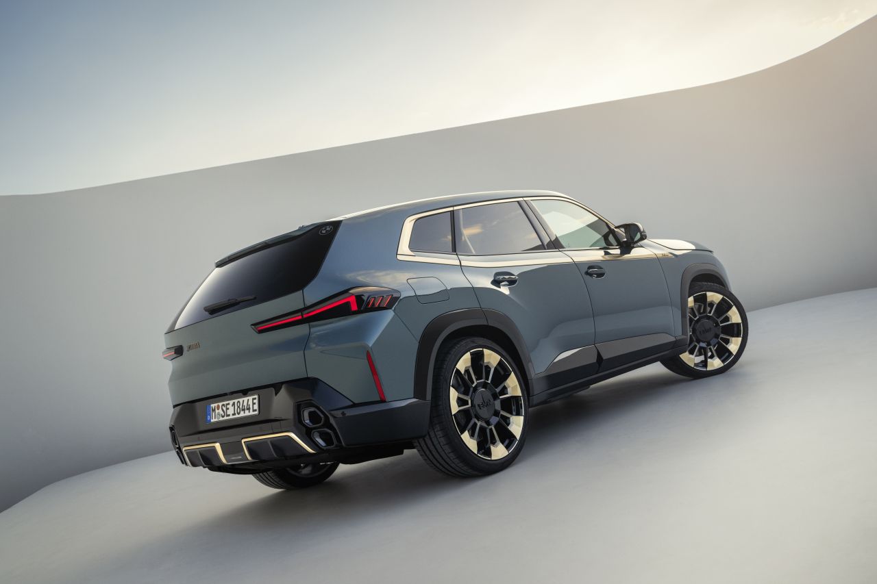 BMW XM G09 SUV - zdjęcie poglądowe