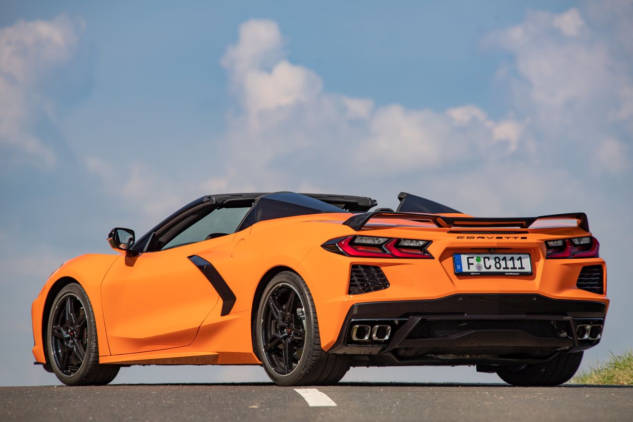 Chevrolet Stingray Convertible C8 - zdjęcie poglądowe