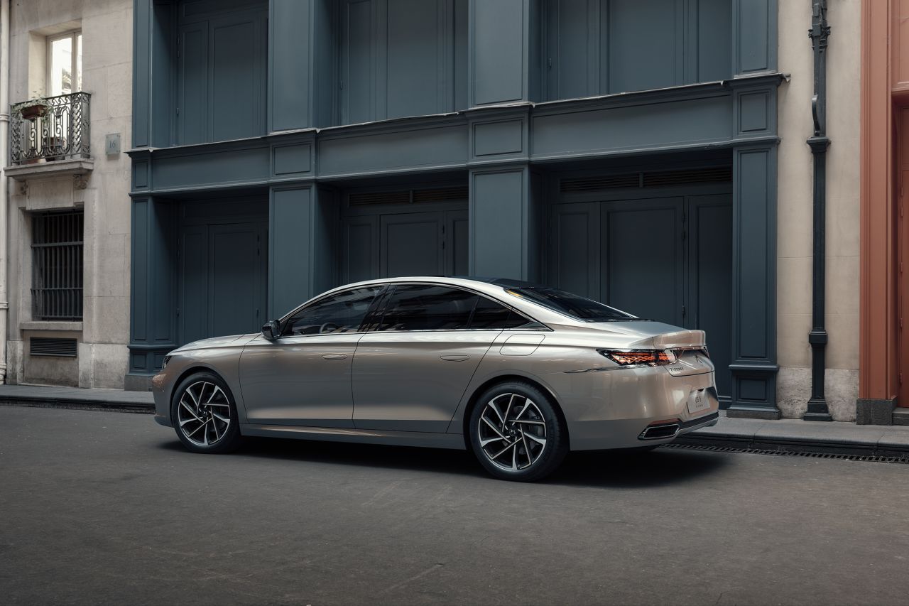 DS 9 I (X83) Sedan - zdjęcie poglądowe