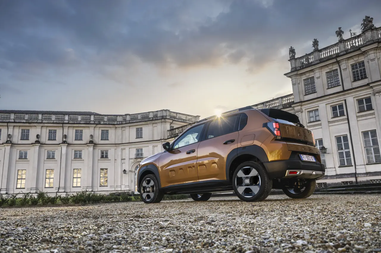 Fiat Grande Panda 328 Hybrid - zdjęcie poglądowe