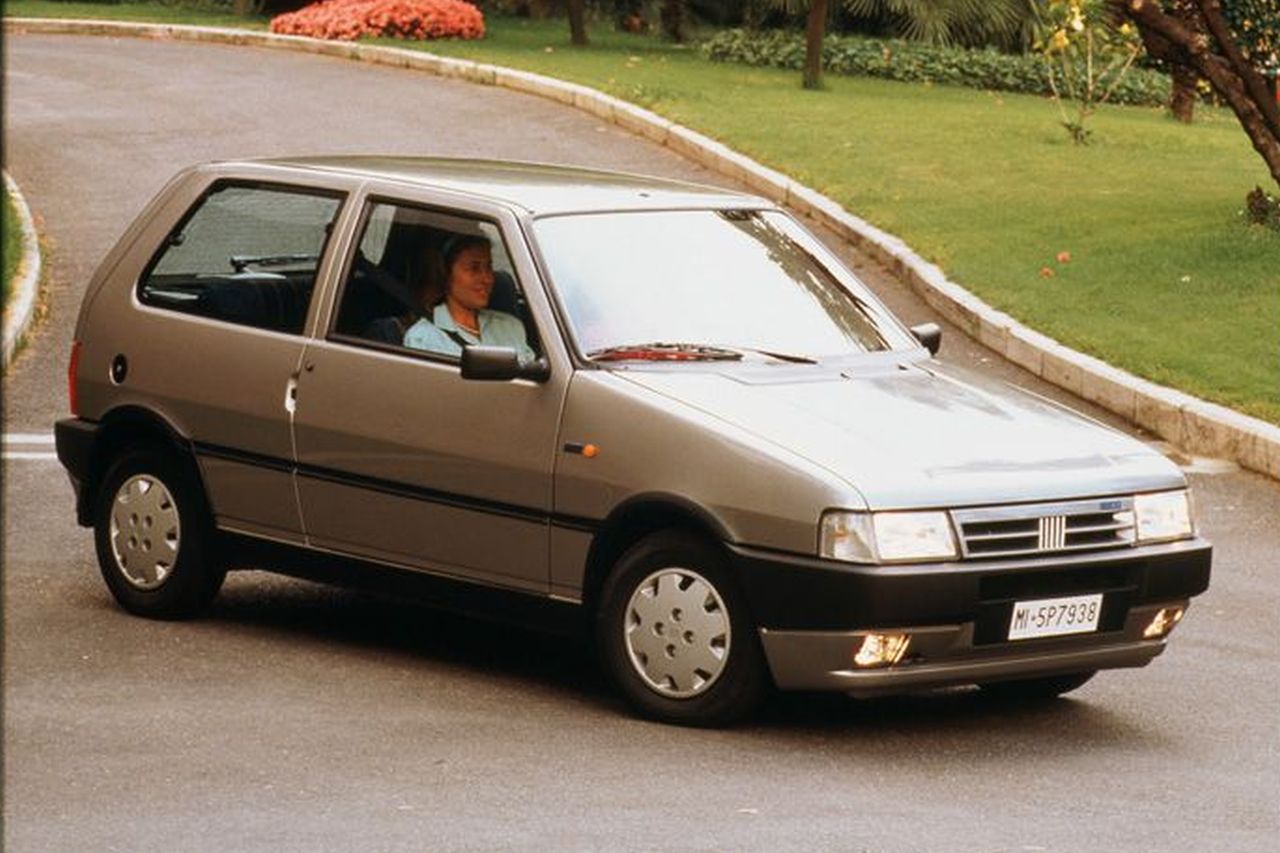 Fiat Uno 146 A/E Hatchback 3D - zdjęcie poglądowe