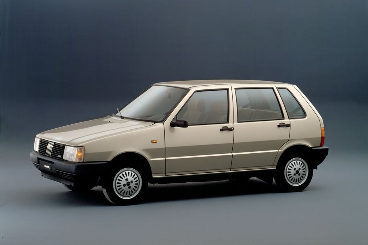 Fiat Uno 146 A/E Hatchback 5D - zdjęcie poglądowe