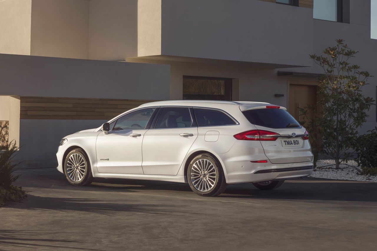 Ford Mondeo V Kombi Hybrid - zdjęcie poglądowe