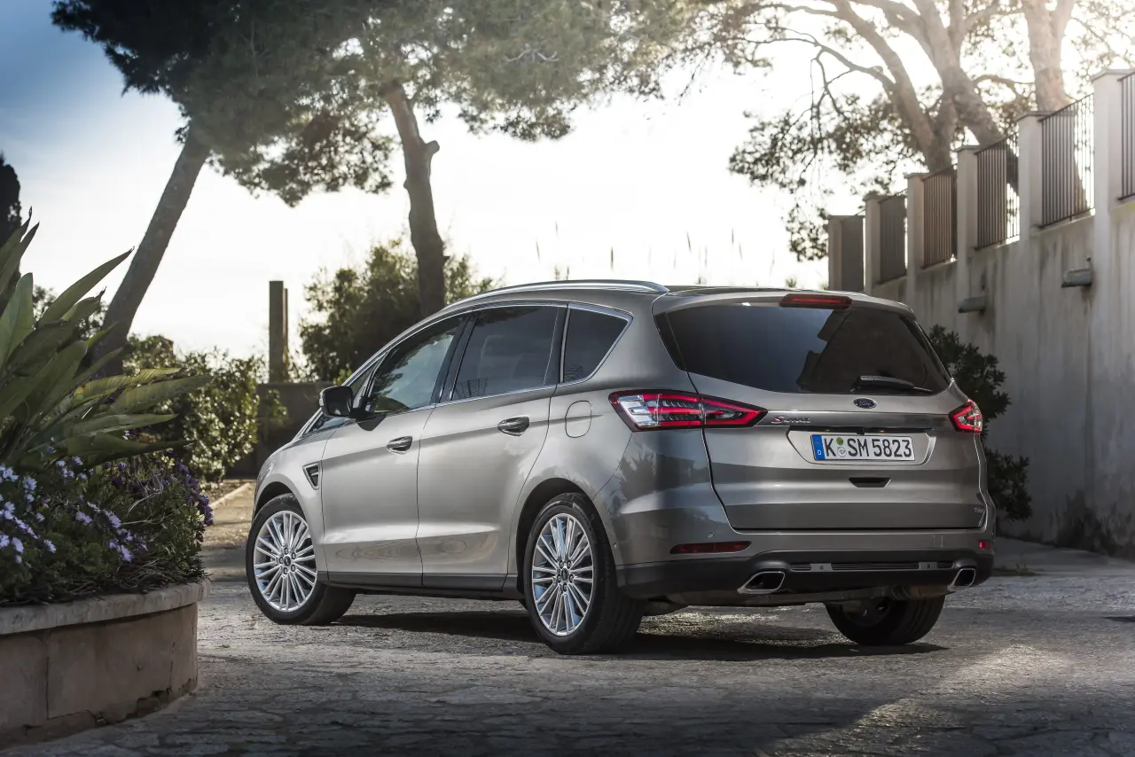 Ford S-Max II Minivan - zdjęcie poglądowe