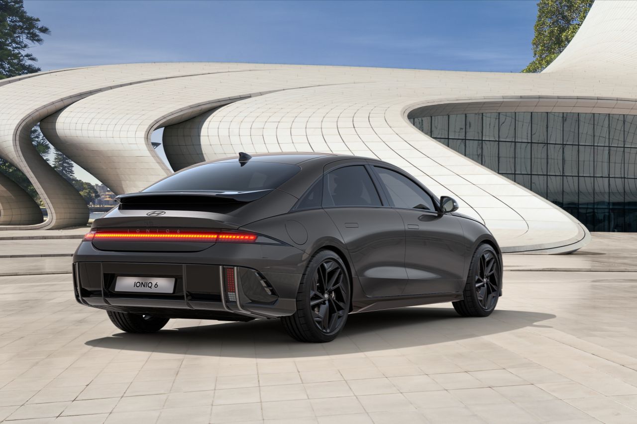 Hyundai Ioniq 6 I (CE) Sedan - zdjęcie poglądowe