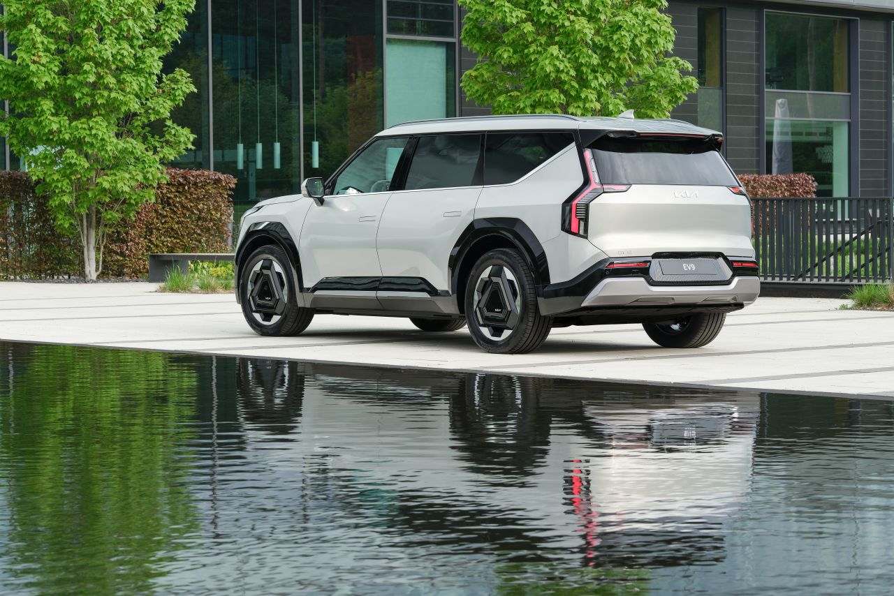 Kia EV9 I SUV (7-osobowy) - zdjęcie poglądowe