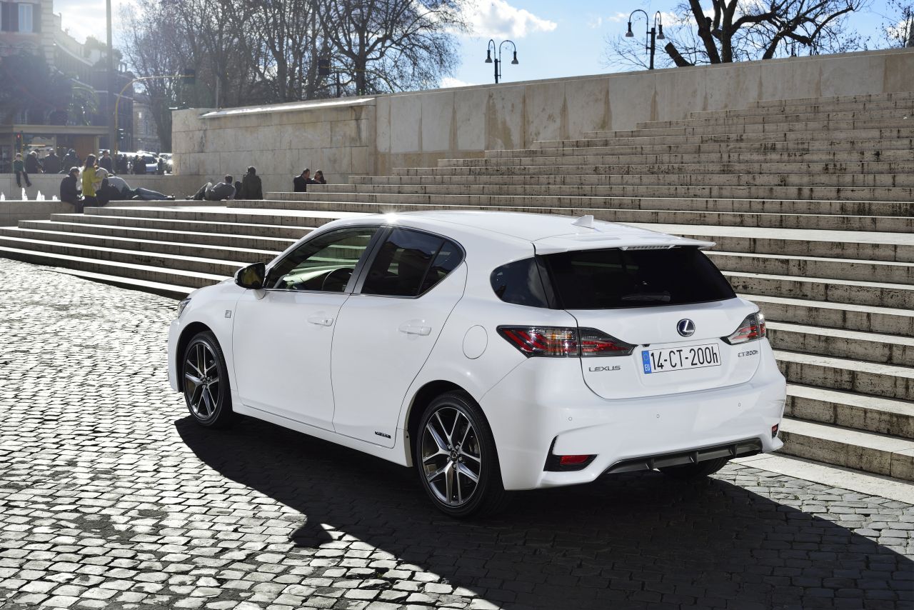 Lexus CT I (A10) Hatchback - zdjęcie poglądowe