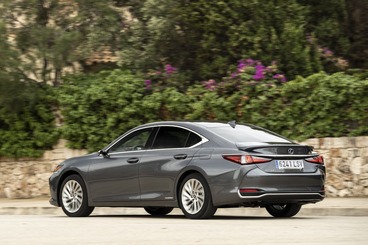 Lexus ES VII Sedan - zdjęcie poglądowe