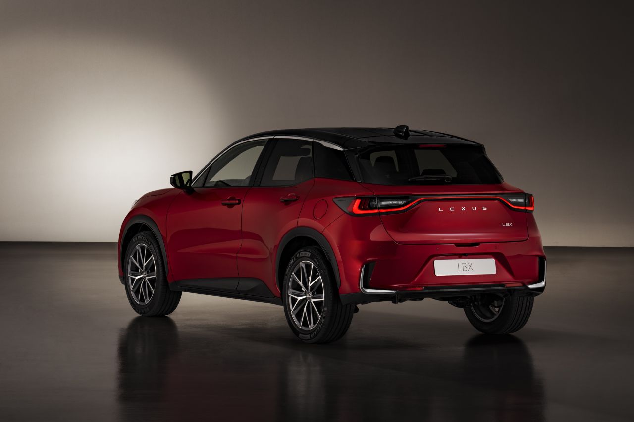 Lexus LBX I Crossover - zdjęcie poglądowe