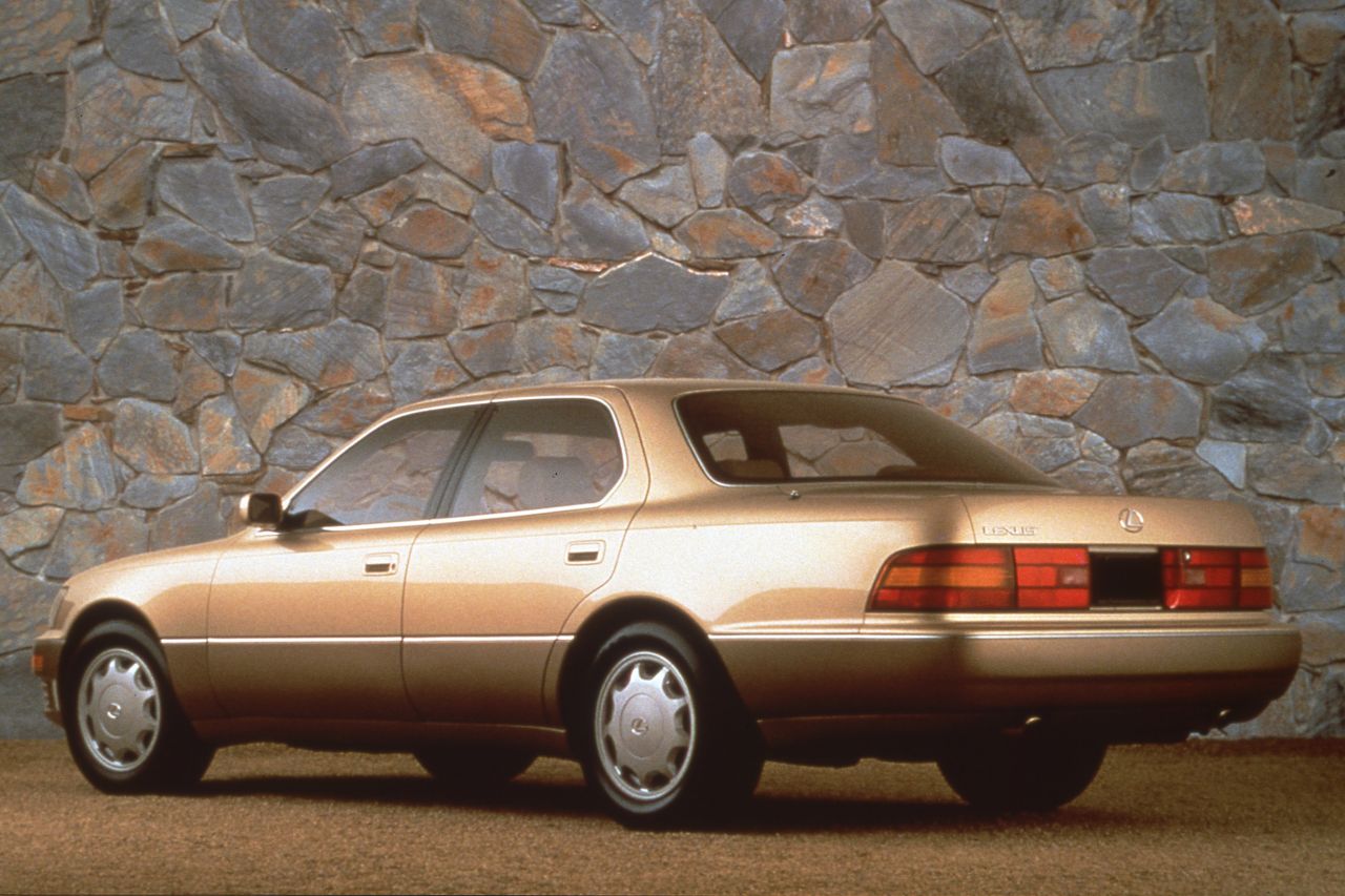 Lexus LS I (F1) Sedan - zdjęcie poglądowe