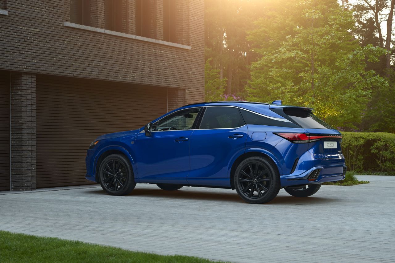 Lexus RX V (AL30) SUV - zdjęcie poglądowe