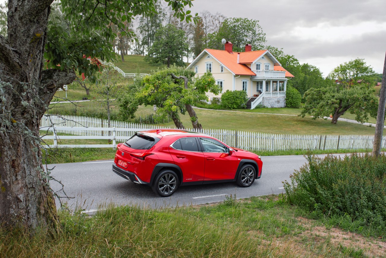 Lexus UX I (ZA1) Crossover - zdjęcie poglądowe
