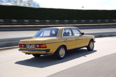 Mercedes-Benz Seria 123 123 - zdjęcie poglądowe