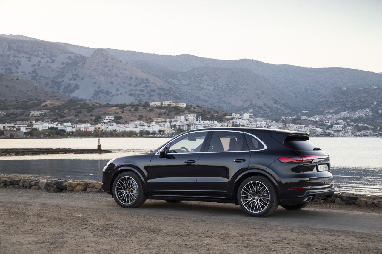 Porsche Cayenne III (9YA) Turbo - zdjęcie poglądowe