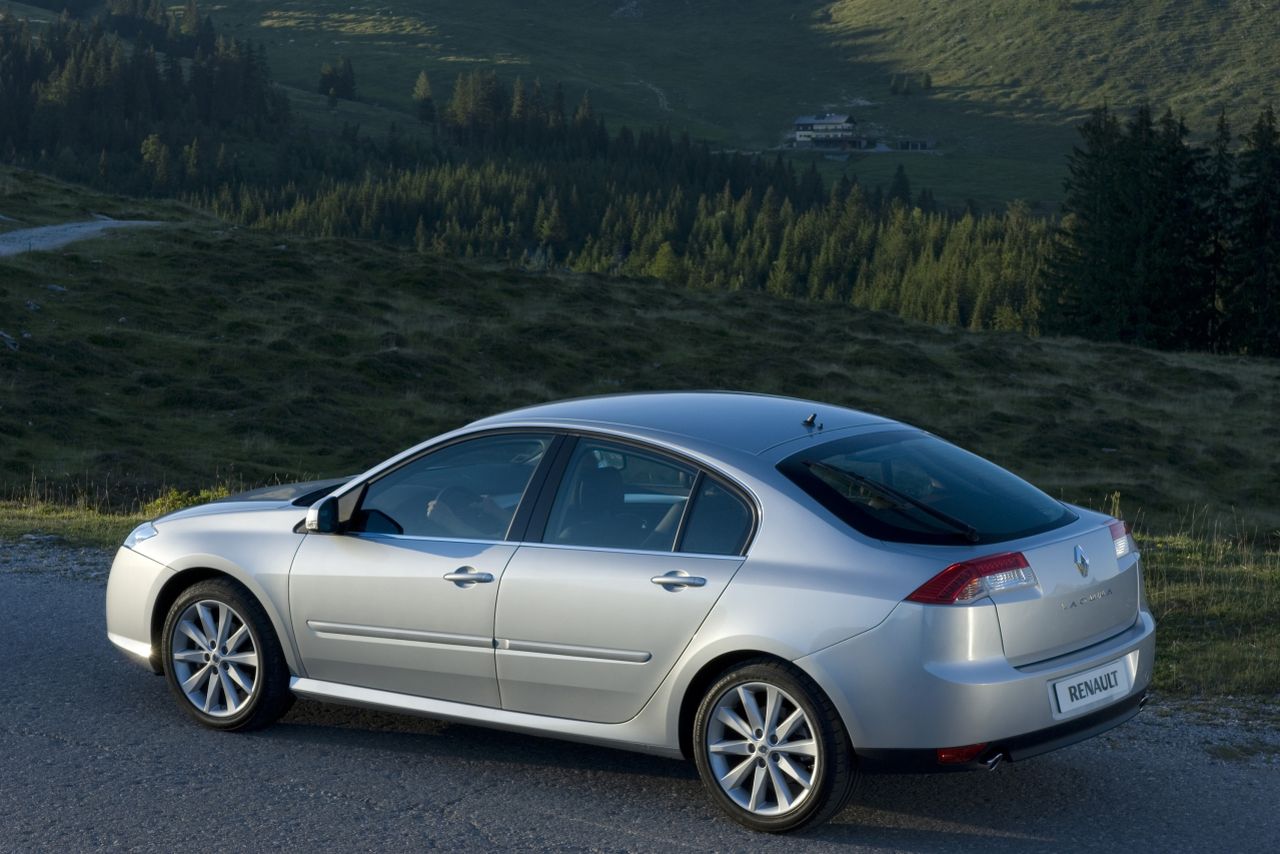 Renault Laguna III (BT0/KT0/DT0) Liftback - zdjęcie poglądowe
