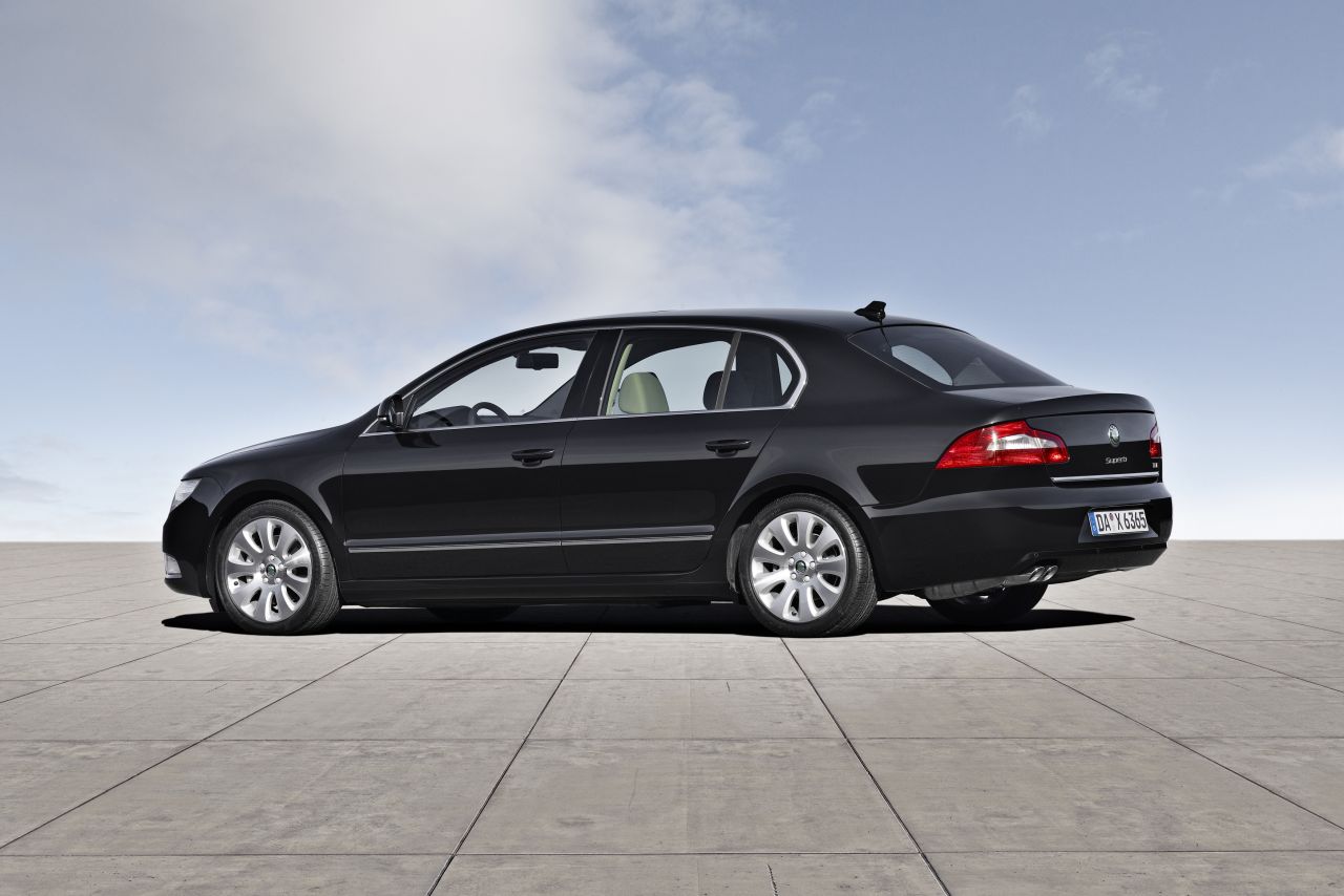 Skoda SuperB II (3T4,3T5) Sedan - zdjęcie poglądowe