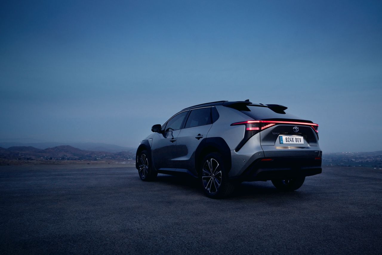Toyota bZ4X I Crossover - zdjęcie poglądowe