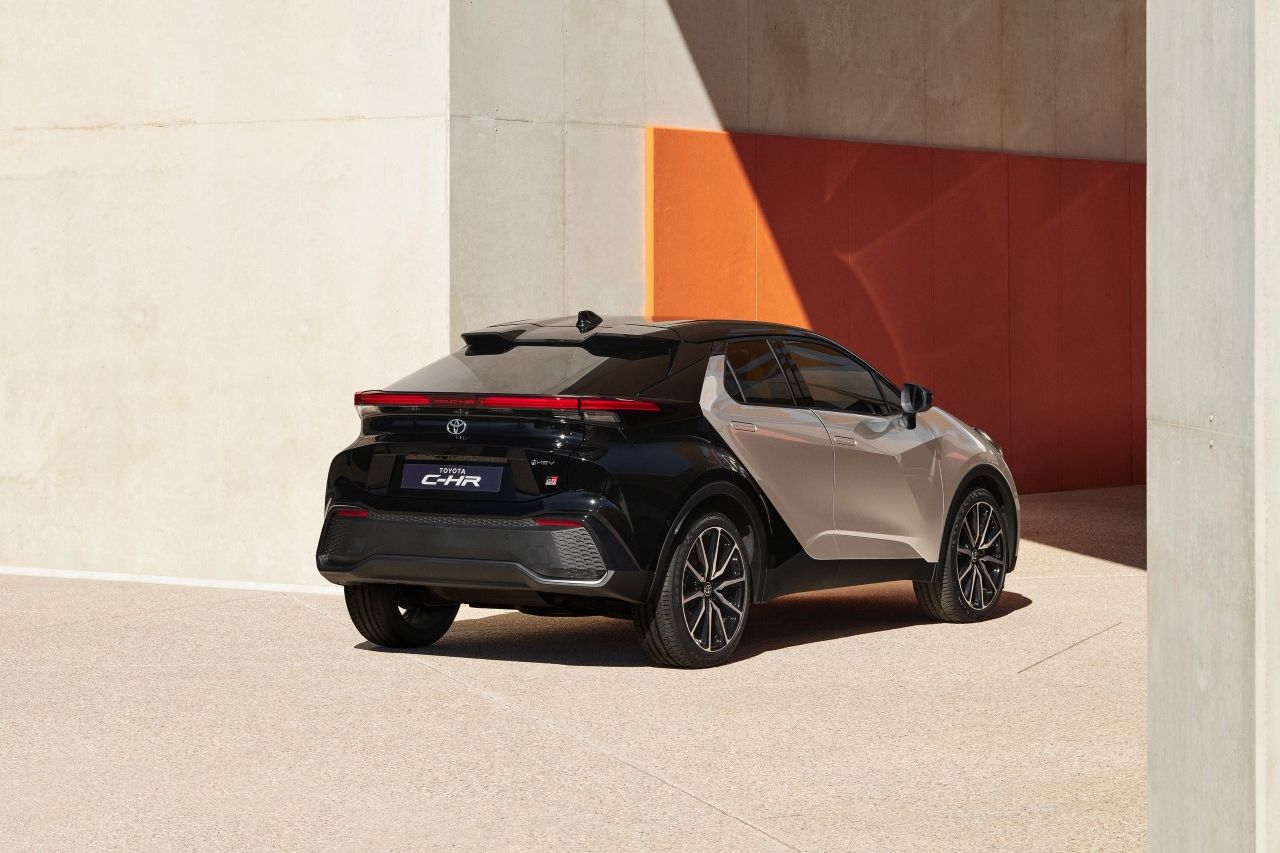 Toyota CH-R II Crossover - zdjęcie poglądowe