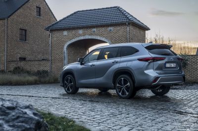 Toyota Highlander IV (XU70) - zdjęcie poglądowe